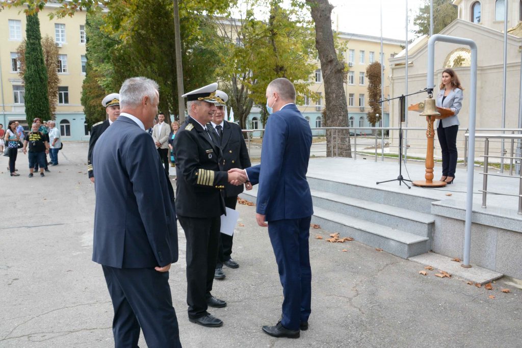 Кметът Иван Портних присъства на откриването на годината във ВВМУ