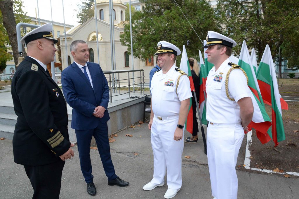 Кметът Иван Портних присъства на откриването на годината във ВВМУ