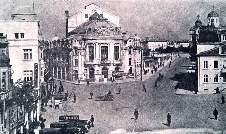 Театърът във Варна