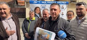 Христо Терзийски и Георг Георгиев показаха снимки от разхвърляните при претърсванията домове.